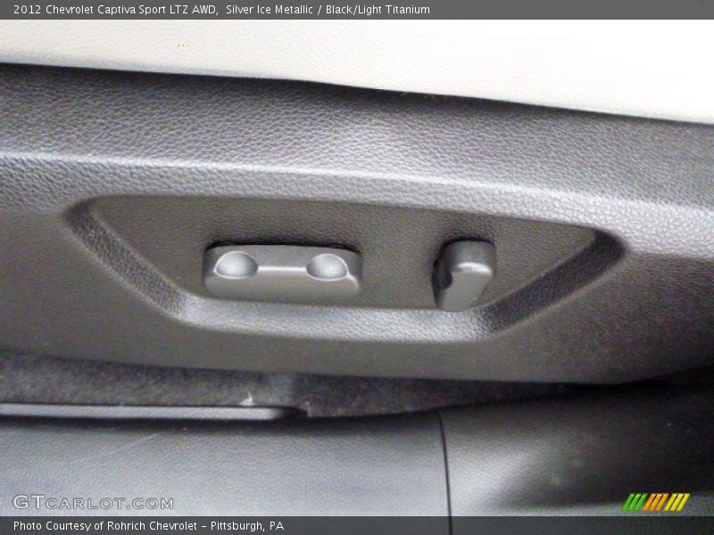 Silver Ice Metallic / Black/Light Titanium 2012 Chevrolet Captiva Sport LTZ AWD