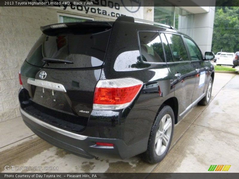 Black / Ash 2013 Toyota Highlander Limited 4WD