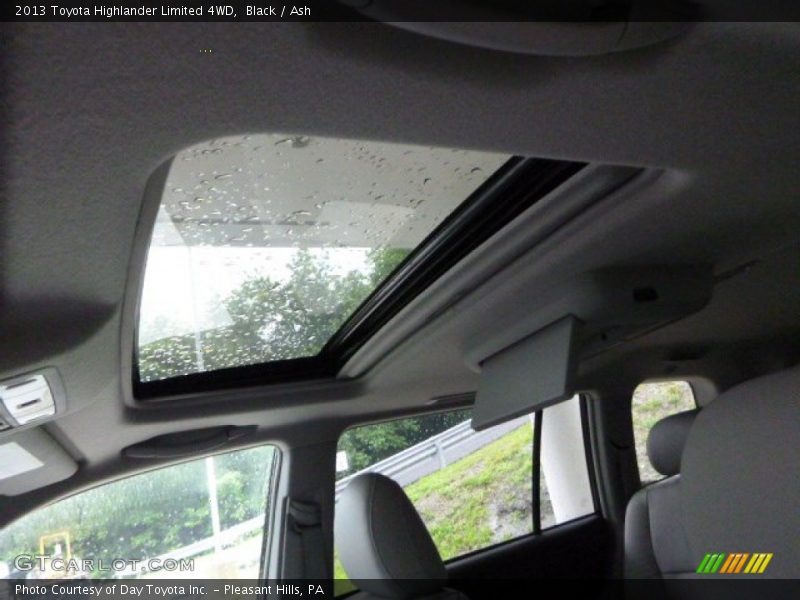 Black / Ash 2013 Toyota Highlander Limited 4WD