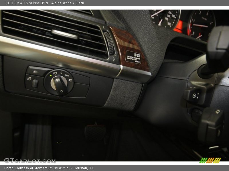 Alpine White / Black 2013 BMW X5 xDrive 35d
