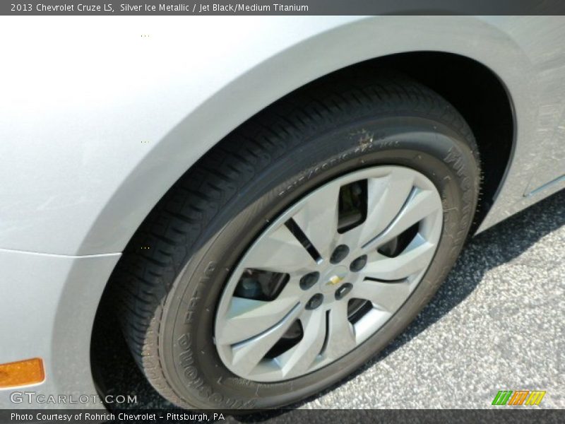 Silver Ice Metallic / Jet Black/Medium Titanium 2013 Chevrolet Cruze LS