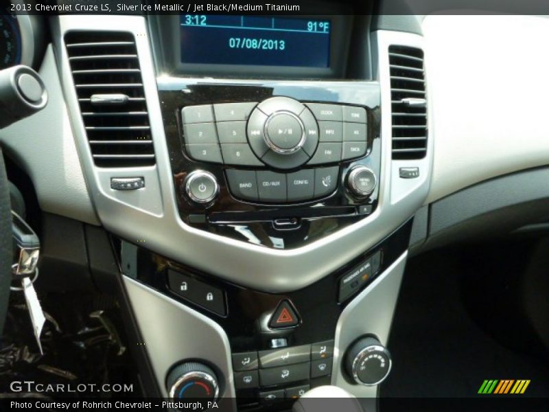 Silver Ice Metallic / Jet Black/Medium Titanium 2013 Chevrolet Cruze LS