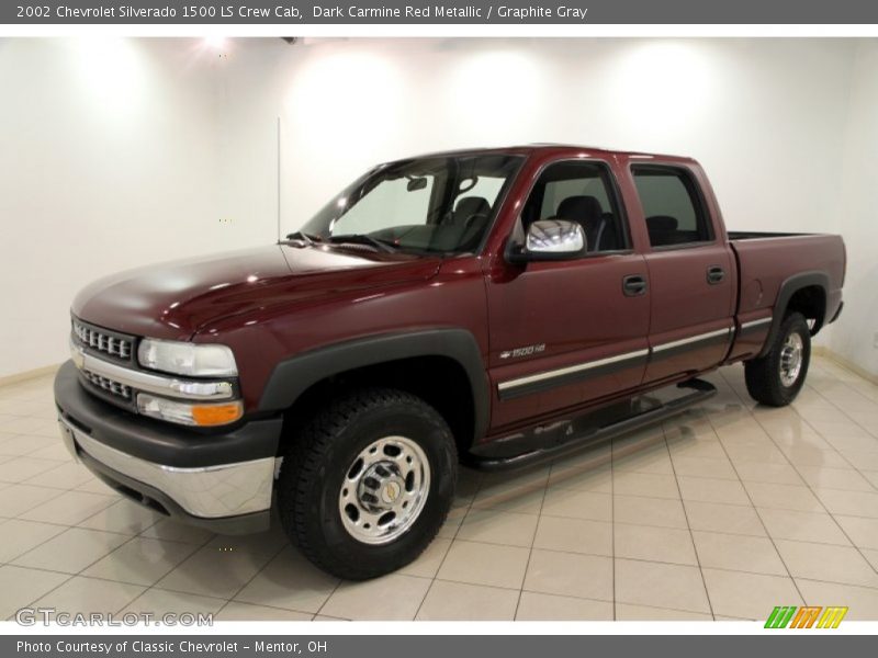 Front 3/4 View of 2002 Silverado 1500 LS Crew Cab