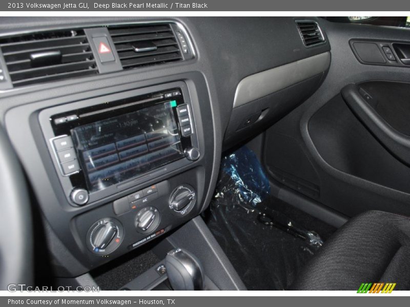 Deep Black Pearl Metallic / Titan Black 2013 Volkswagen Jetta GLI