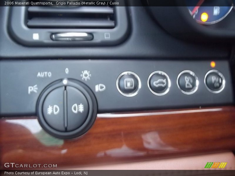 Grigio Palladio (Metallic Gray) / Cuoio 2006 Maserati Quattroporte
