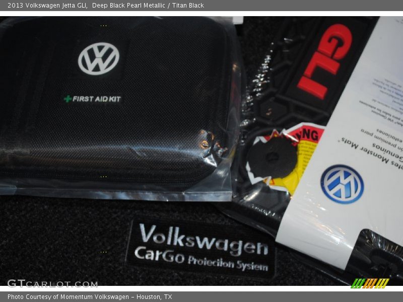 Deep Black Pearl Metallic / Titan Black 2013 Volkswagen Jetta GLI