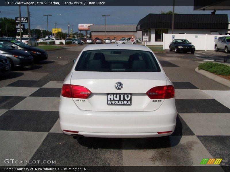 Candy White / Titan Black 2012 Volkswagen Jetta SE Sedan