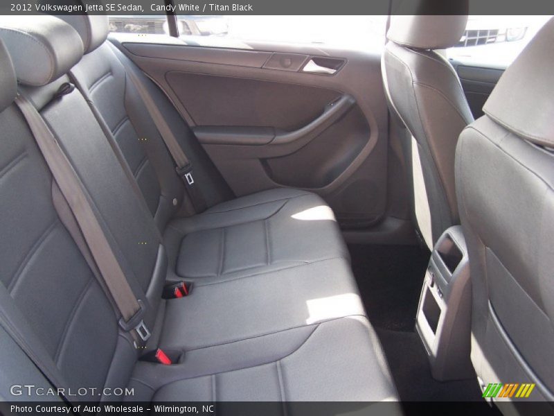 Candy White / Titan Black 2012 Volkswagen Jetta SE Sedan