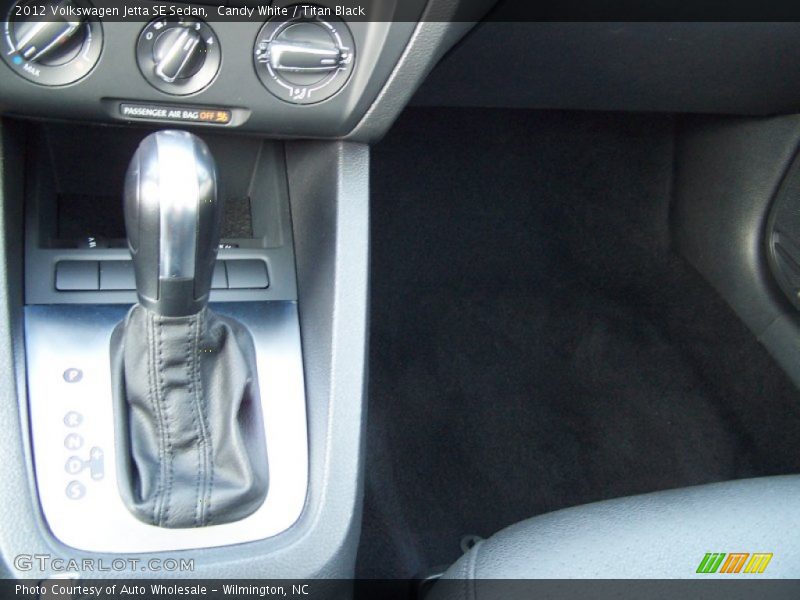 Candy White / Titan Black 2012 Volkswagen Jetta SE Sedan