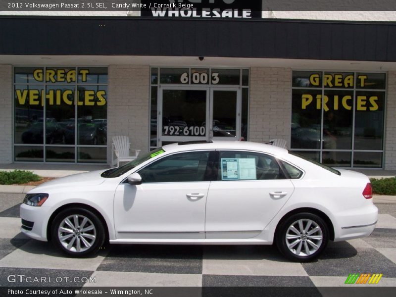 Candy White / Cornsilk Beige 2012 Volkswagen Passat 2.5L SEL