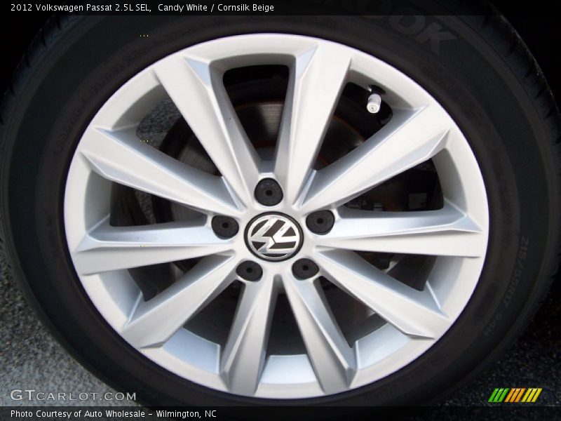 Candy White / Cornsilk Beige 2012 Volkswagen Passat 2.5L SEL