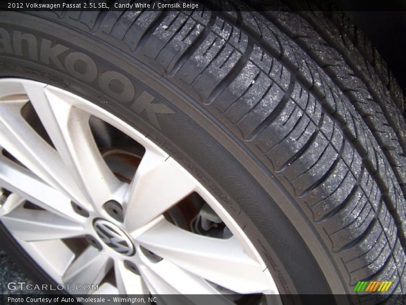 Candy White / Cornsilk Beige 2012 Volkswagen Passat 2.5L SEL