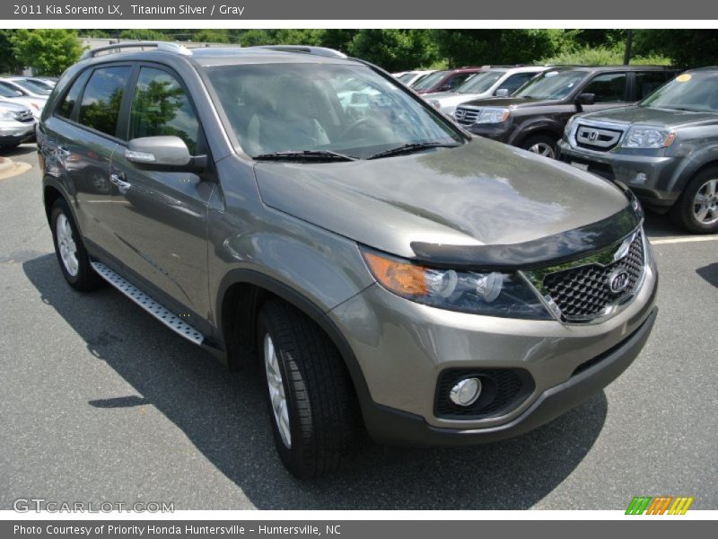 Titanium Silver / Gray 2011 Kia Sorento LX