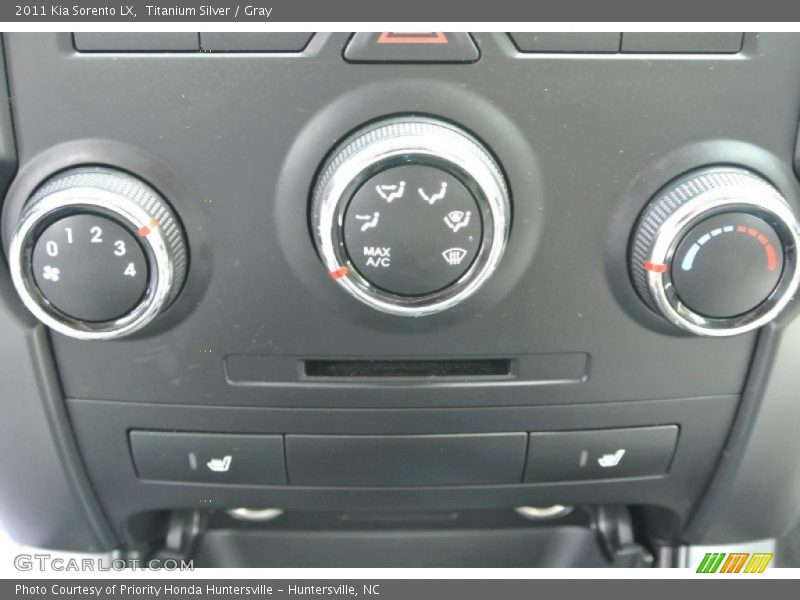 Titanium Silver / Gray 2011 Kia Sorento LX