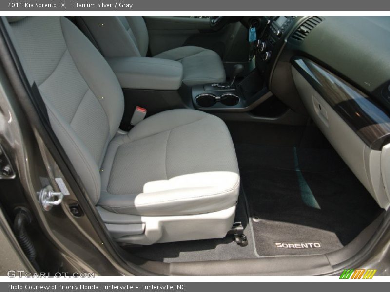 Titanium Silver / Gray 2011 Kia Sorento LX