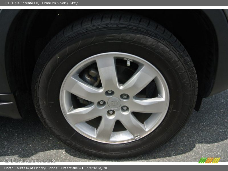 Titanium Silver / Gray 2011 Kia Sorento LX