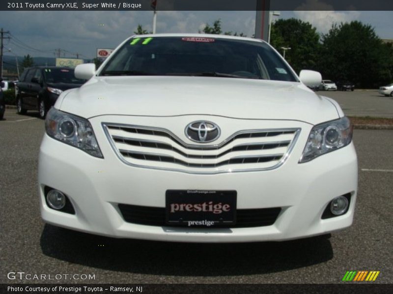 Super White / Bisque 2011 Toyota Camry XLE