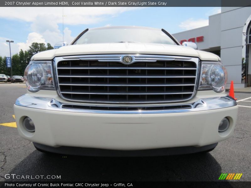 Cool Vanilla White / Dark Slate Gray/Light Slate Gray 2007 Chrysler Aspen Limited HEMI