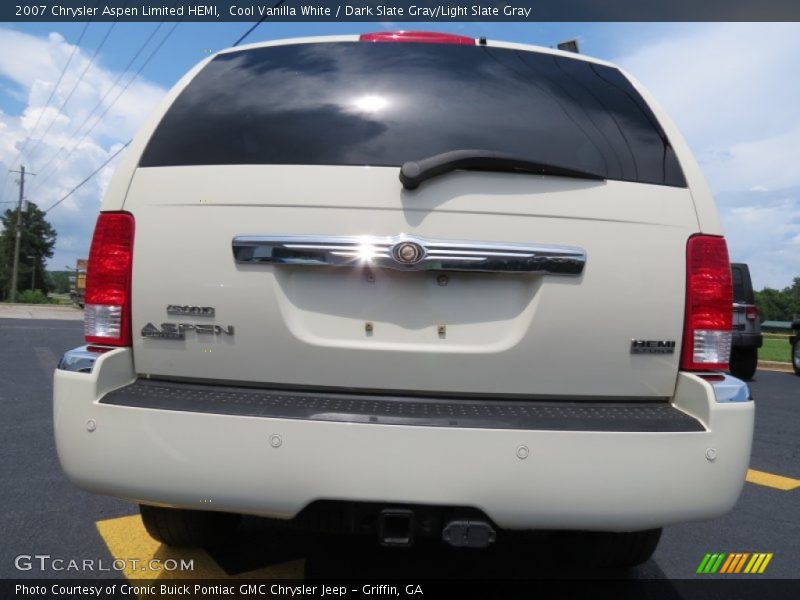 Cool Vanilla White / Dark Slate Gray/Light Slate Gray 2007 Chrysler Aspen Limited HEMI