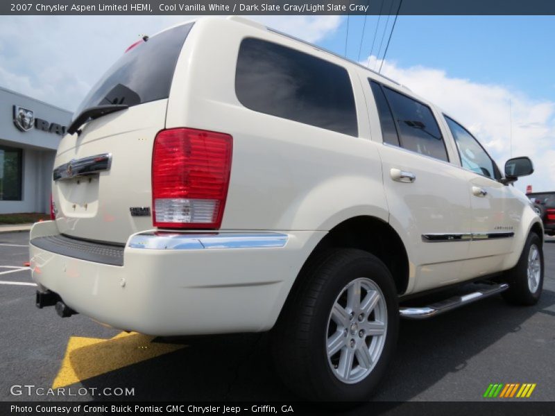 Cool Vanilla White / Dark Slate Gray/Light Slate Gray 2007 Chrysler Aspen Limited HEMI