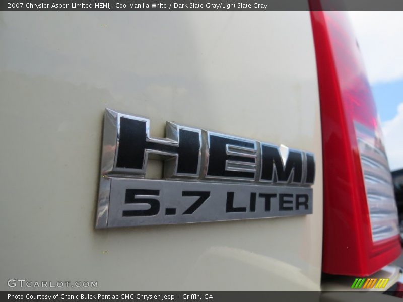 Cool Vanilla White / Dark Slate Gray/Light Slate Gray 2007 Chrysler Aspen Limited HEMI