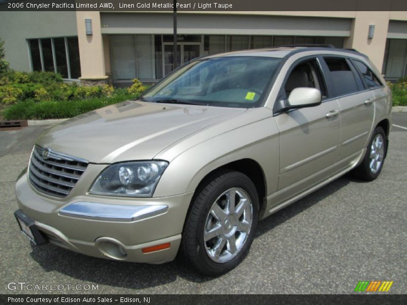 Front 3/4 View of 2006 Pacifica Limited AWD