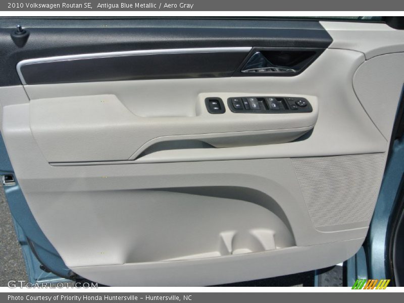 Antigua Blue Metallic / Aero Gray 2010 Volkswagen Routan SE