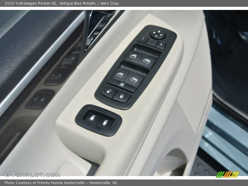 Antigua Blue Metallic / Aero Gray 2010 Volkswagen Routan SE
