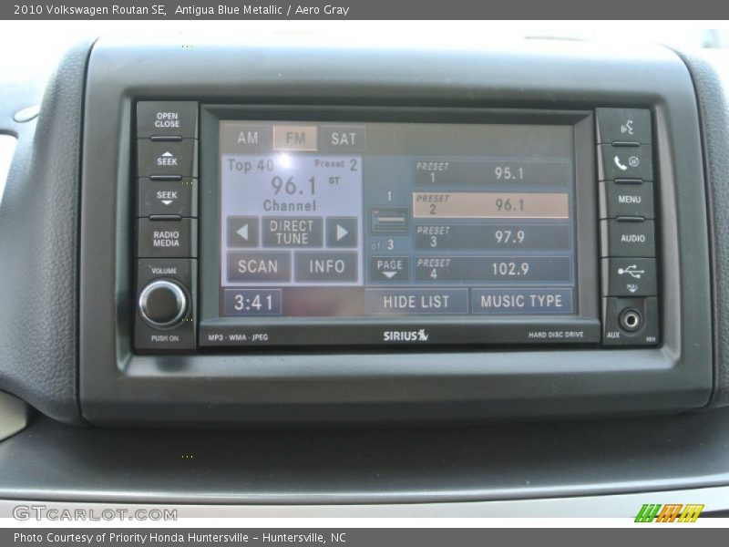 Antigua Blue Metallic / Aero Gray 2010 Volkswagen Routan SE