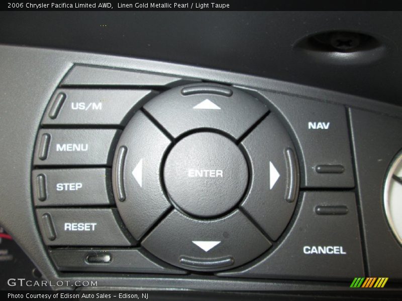 Controls of 2006 Pacifica Limited AWD