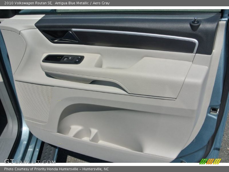 Antigua Blue Metallic / Aero Gray 2010 Volkswagen Routan SE