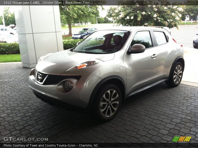 Chrome Silver / Black/Silver Trim 2012 Nissan Juke S AWD
