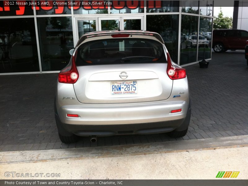 Chrome Silver / Black/Silver Trim 2012 Nissan Juke S AWD