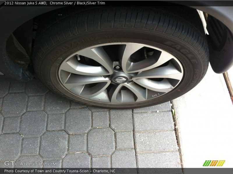 Chrome Silver / Black/Silver Trim 2012 Nissan Juke S AWD