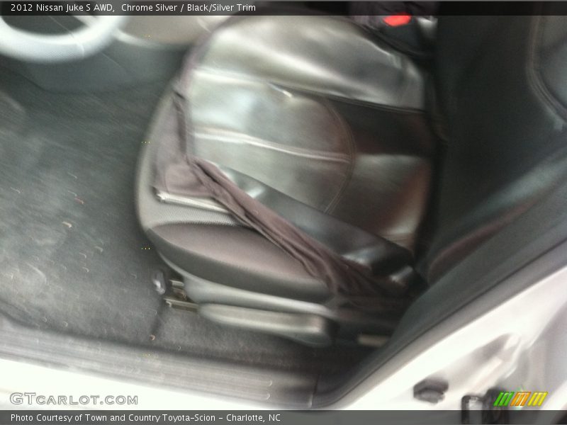 Chrome Silver / Black/Silver Trim 2012 Nissan Juke S AWD