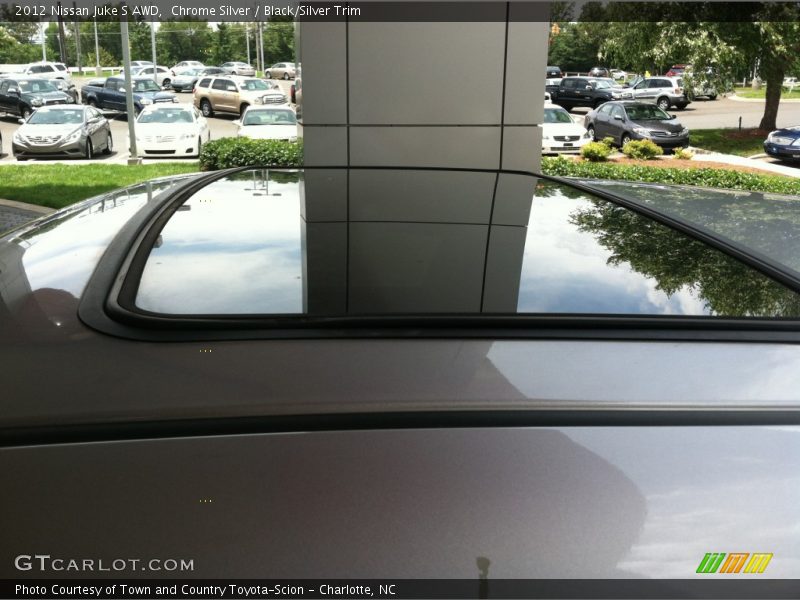 Chrome Silver / Black/Silver Trim 2012 Nissan Juke S AWD