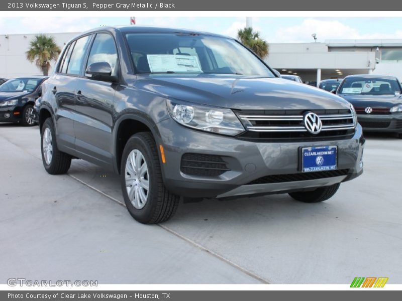 Pepper Gray Metallic / Black 2013 Volkswagen Tiguan S