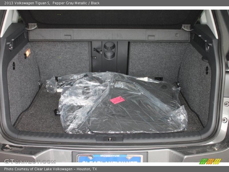 Pepper Gray Metallic / Black 2013 Volkswagen Tiguan S