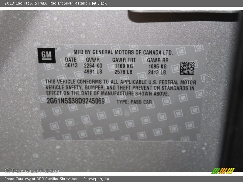 Radiant Silver Metallic / Jet Black 2013 Cadillac XTS FWD