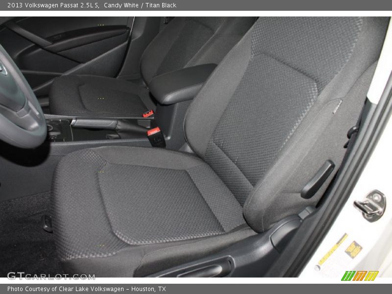 Candy White / Titan Black 2013 Volkswagen Passat 2.5L S