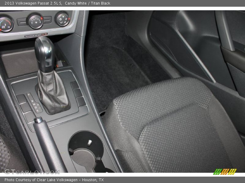 Candy White / Titan Black 2013 Volkswagen Passat 2.5L S