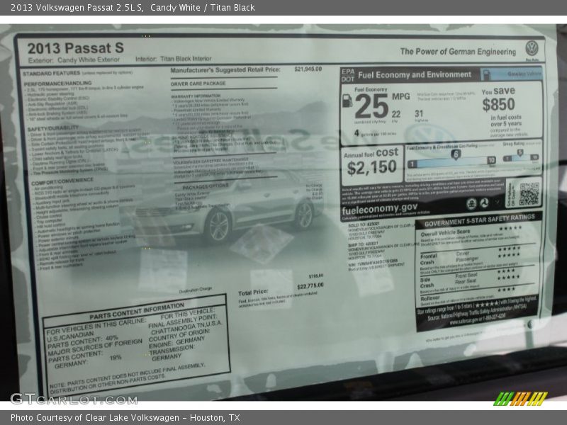 Candy White / Titan Black 2013 Volkswagen Passat 2.5L S