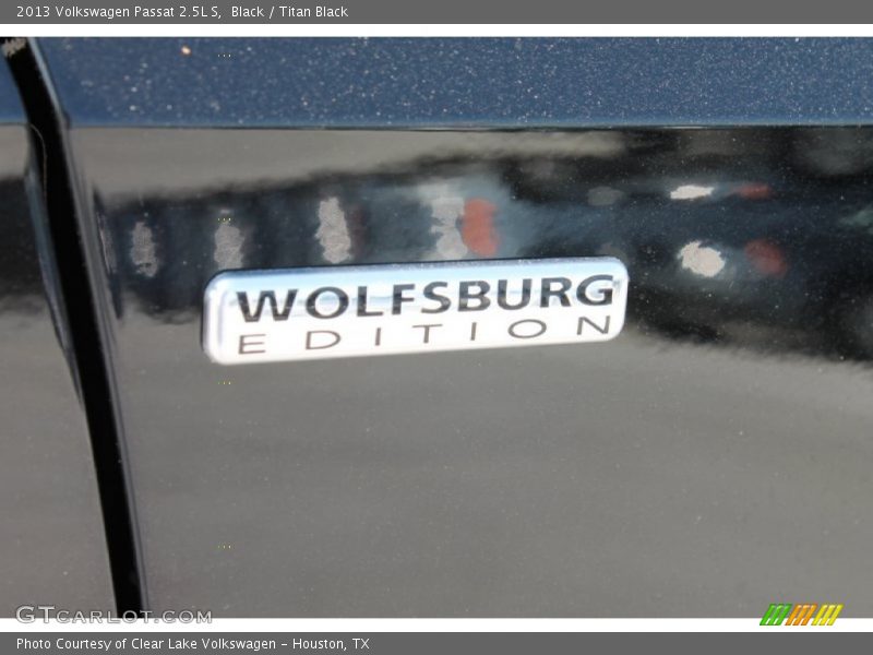 Black / Titan Black 2013 Volkswagen Passat 2.5L S