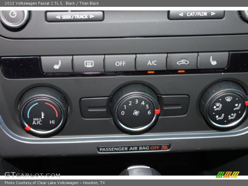 Black / Titan Black 2013 Volkswagen Passat 2.5L S