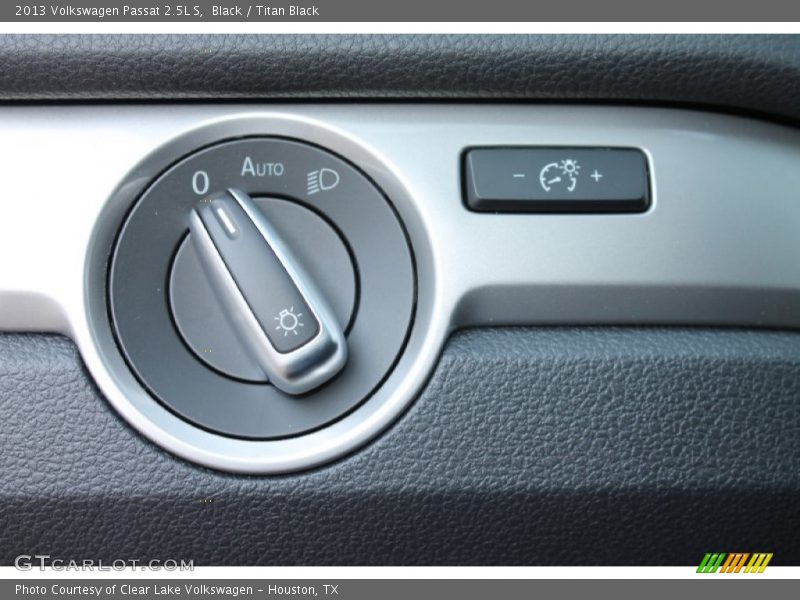 Black / Titan Black 2013 Volkswagen Passat 2.5L S