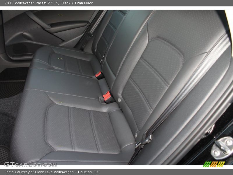 Black / Titan Black 2013 Volkswagen Passat 2.5L S