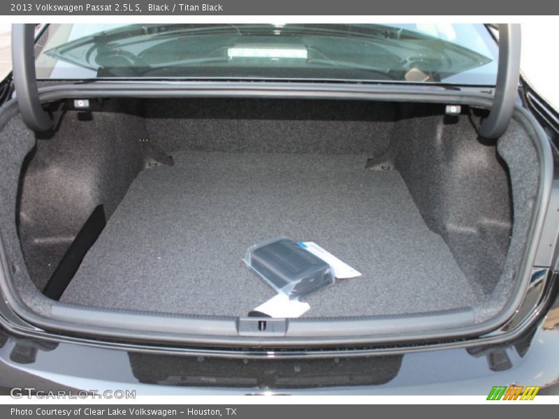 Black / Titan Black 2013 Volkswagen Passat 2.5L S