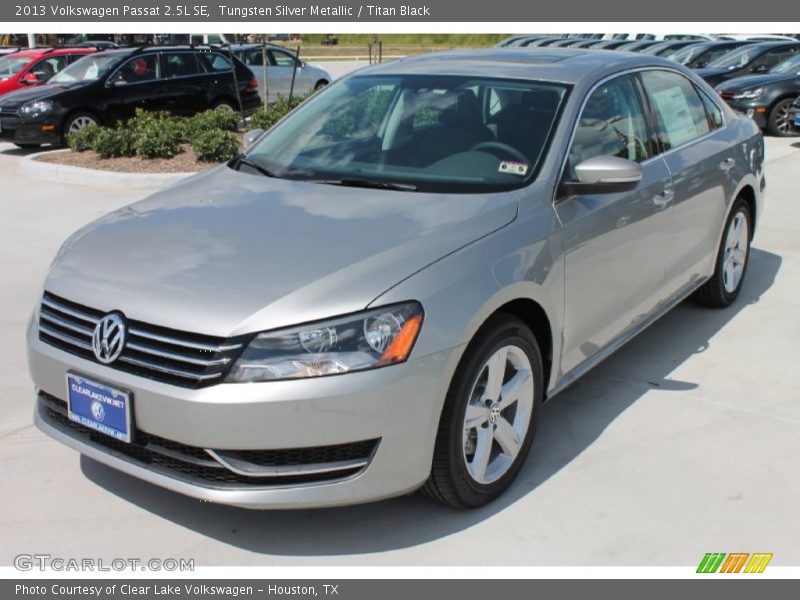 Tungsten Silver Metallic / Titan Black 2013 Volkswagen Passat 2.5L SE