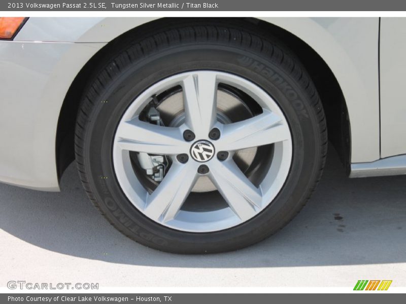 Tungsten Silver Metallic / Titan Black 2013 Volkswagen Passat 2.5L SE