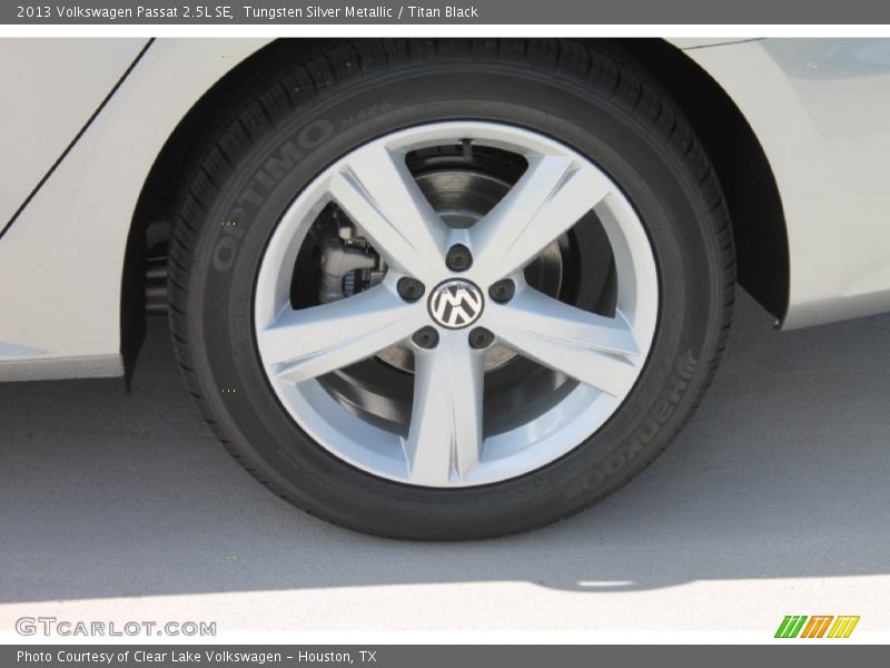 Tungsten Silver Metallic / Titan Black 2013 Volkswagen Passat 2.5L SE